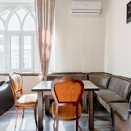 Central Location King Size Bed 第比利斯 外观 照片