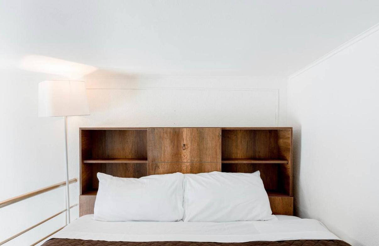 Central Location King Size Bed 第比利斯 外观 照片